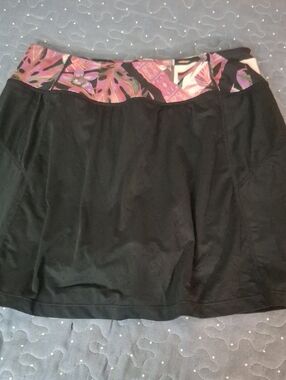 Love Life Live Black Skort size medium